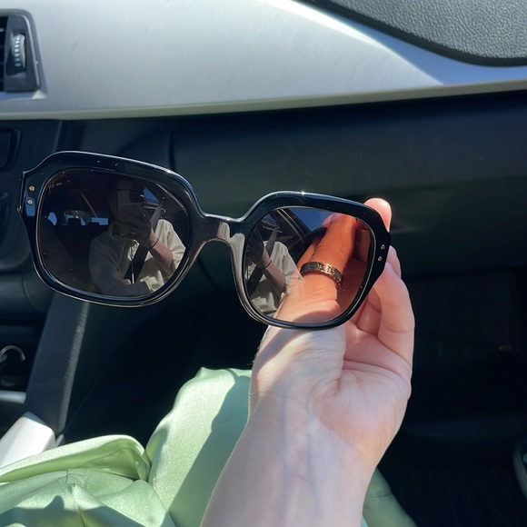 Tory Burch Sunglasses - Picture 2 of 5